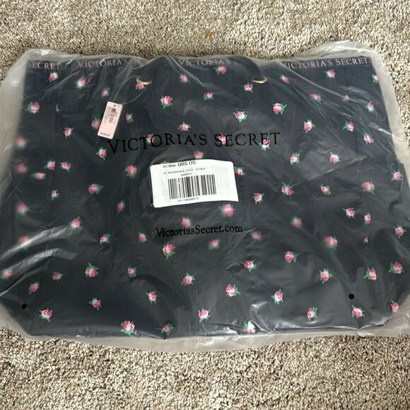 NWT VICTORIA’S secret REVERSIBLE TOTE ICONIC STRIPE FLORAL BLACK PINK - Picture 2 of 4